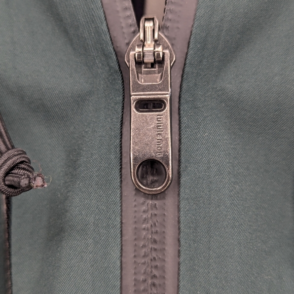 Lululemon Green Hooded Rain Jacket Shell Mens Size L Gorpcore Spring Waterproof - Picture 5 of 16